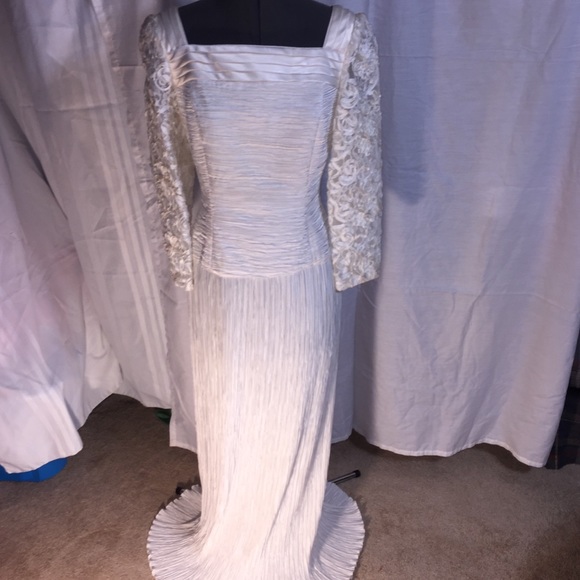 PIerre L A Biche Dresses & Skirts - Vintage Pierre La Biche off white Wedding Dress